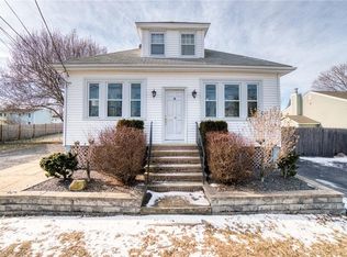 20 Flanders St, Johnston, RI 02919