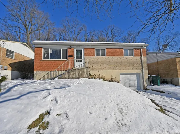 2962 Aquadale Ln, Cincinnati, OH 45211