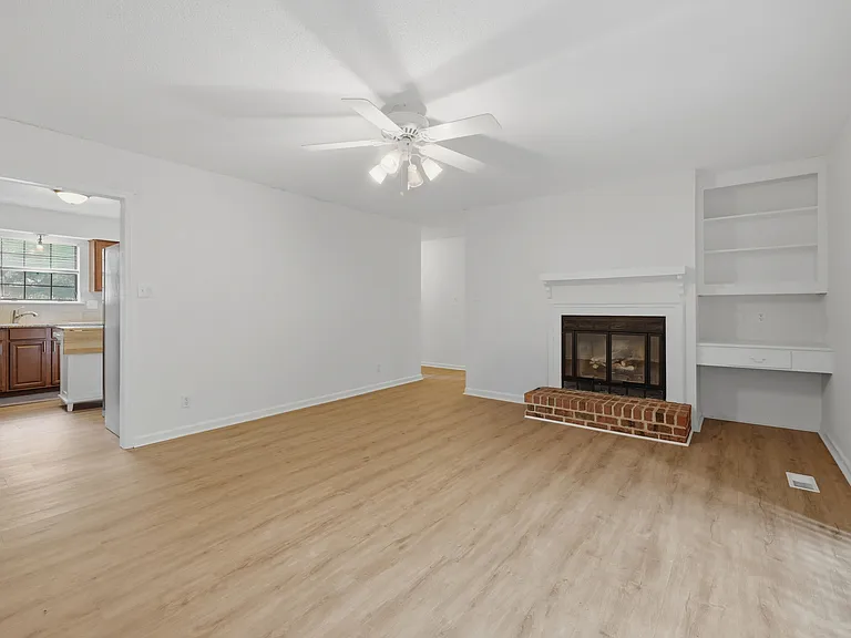 817 Wyldewood Rd — Photo 7