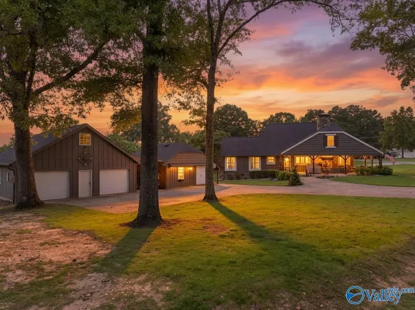 1260 Anita Ln, Gadsden, AL 35901