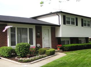 630 Cordial Dr, Des Plaines, IL 60018