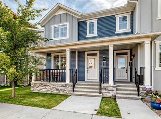 372 N Carrington Way NW, Calgary, AB T3P 0Y9