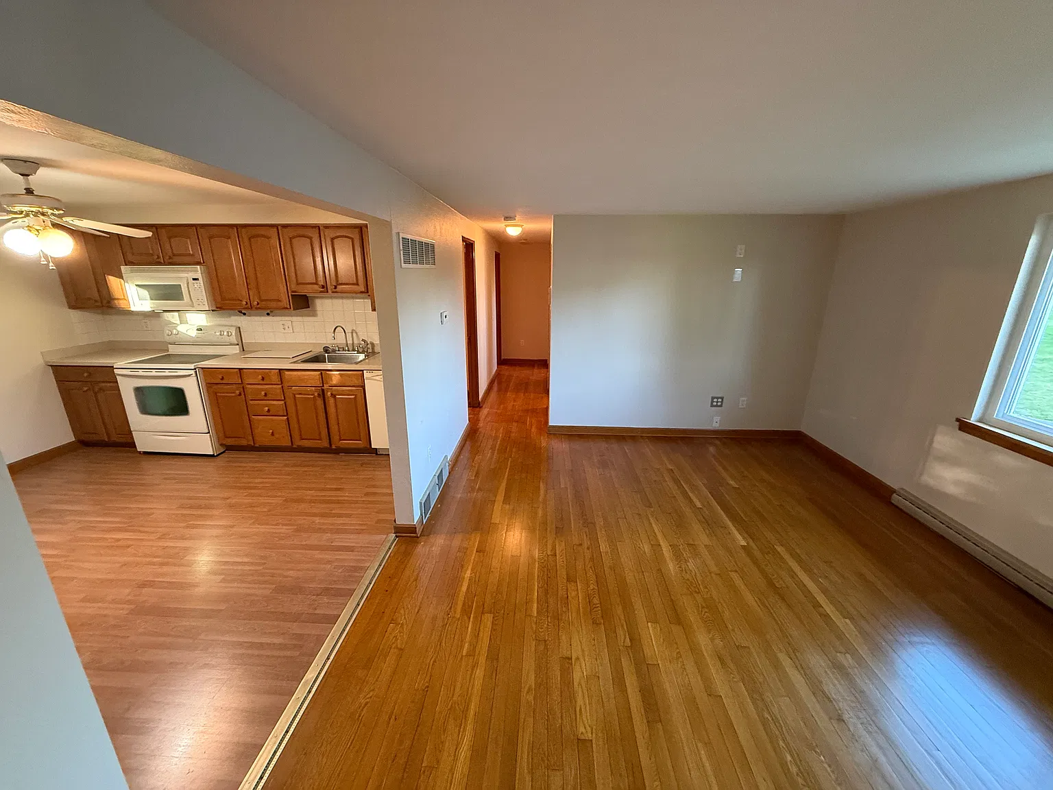 3 bed, 1500 sqft, $2,000 — Photo 3
