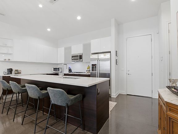 4th image of 2410 W Bloomingdale Ave APT 2B