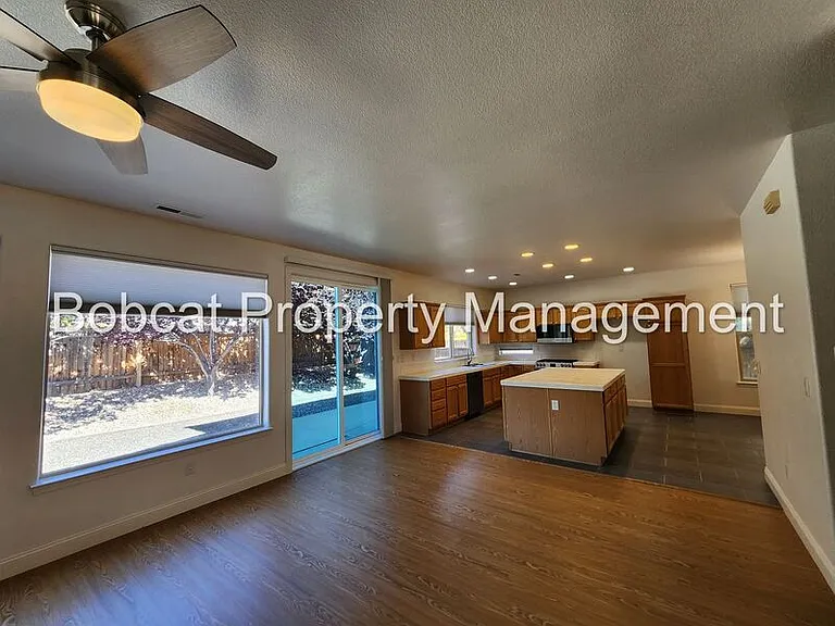 1240 Flintwood Dr — Photo 7