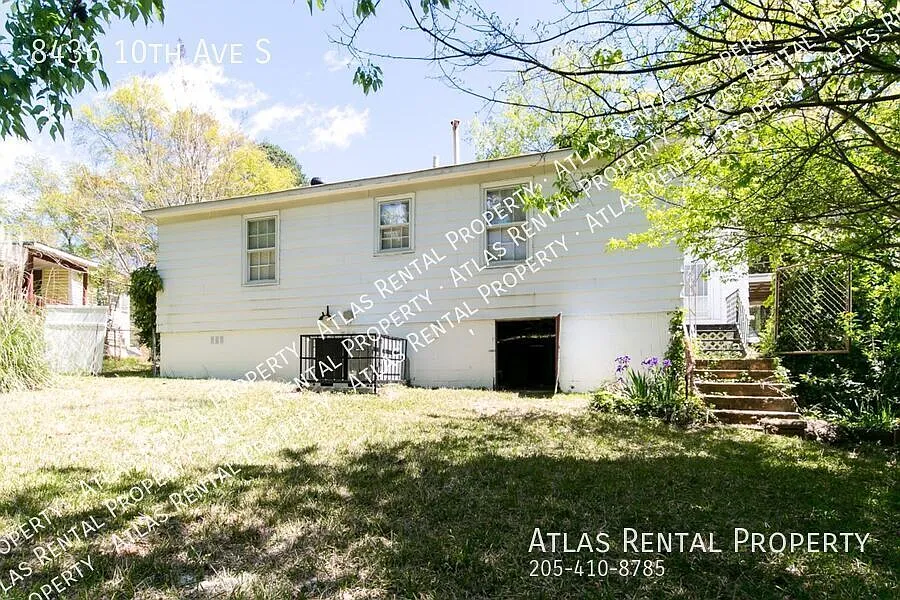 Move-In Ready East Lake Beauty on a Gorgeous Corner Lot! — Photo 3