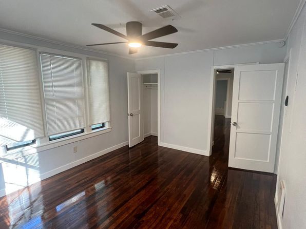 jackson-mississippi-2053015318 picture