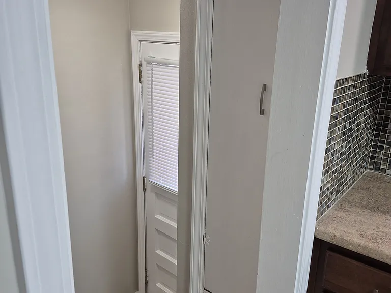 1069 Mulberry St — Photo 18