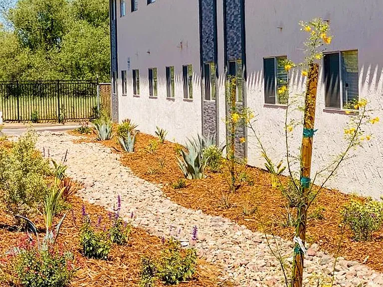 Town and Country Garden Apartments — Photo 7
