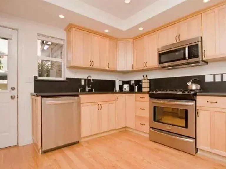 977 Dolores St #A — Photo 2