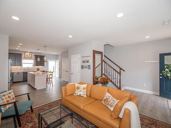 4th image of 2119 Boardman St