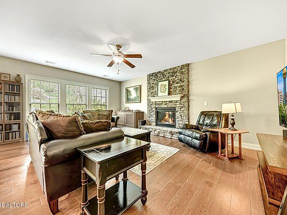5th image of 1417 Mountain Hill Ln