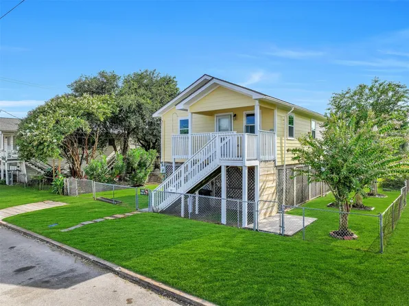 1801 55th St, Galveston, TX 77551