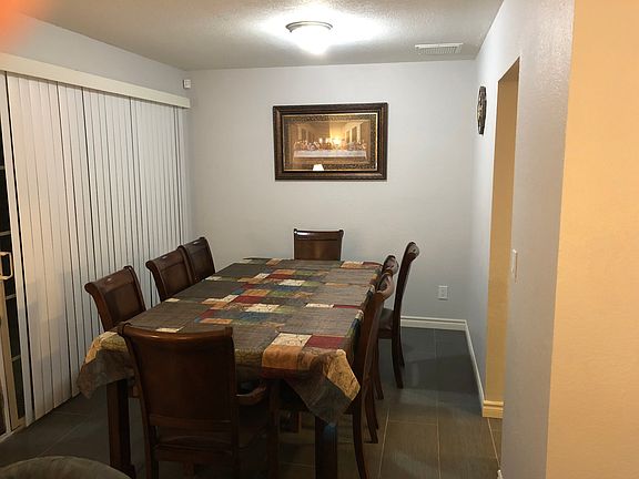 3rd image of 425 Oakmont Dr