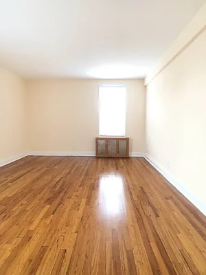 Rented by Kew Forest Realty Inc | media 17