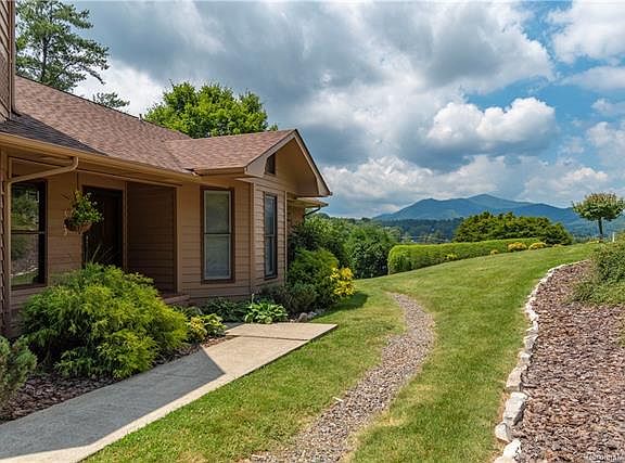 2nd image of 523 Foxfire Estates Cir