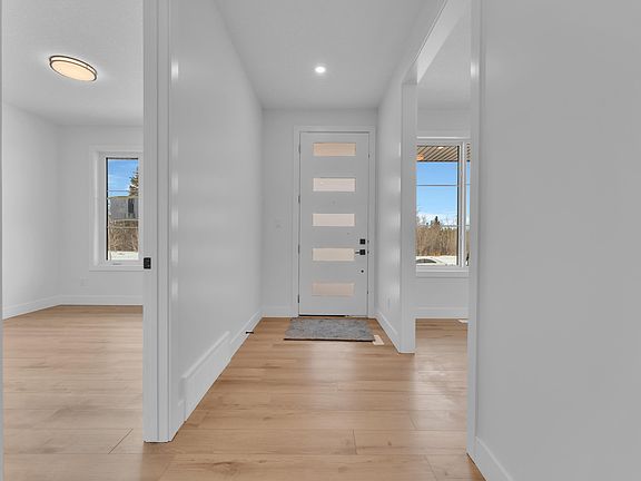 4th image of 6111 Crawford Dr SW