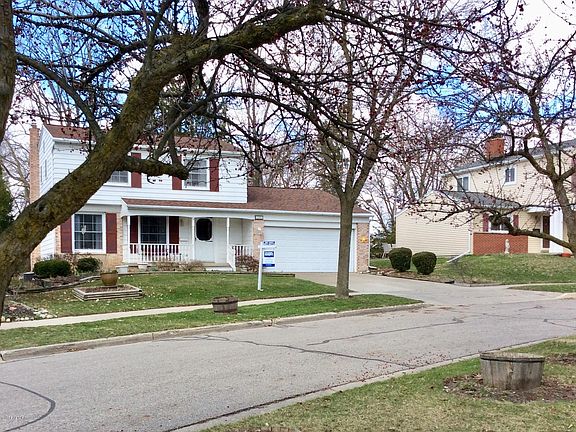 2nd image of 1325 N Fairview Ave