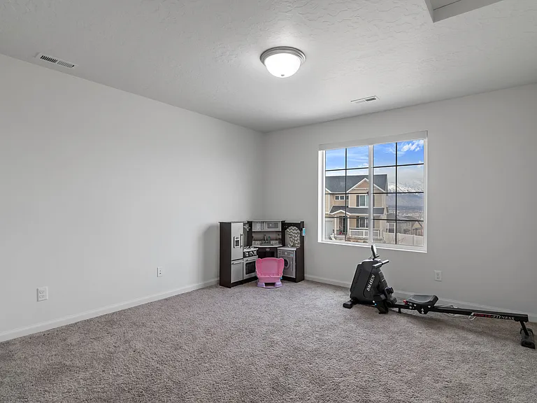 2283 N Elderberry Dr — Photo 15