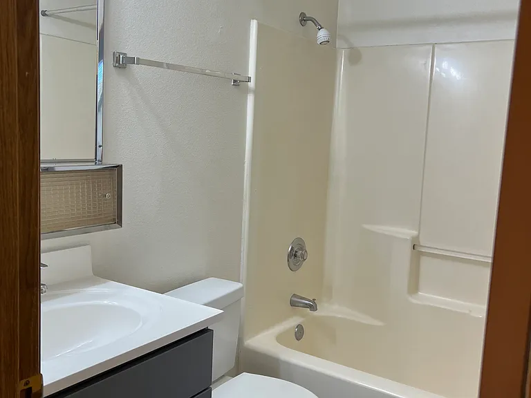 4550 7th Ave NE #301 — Photo 12