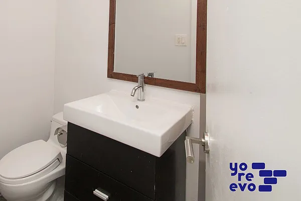 Sold by Yoreevo, LLC | media 7