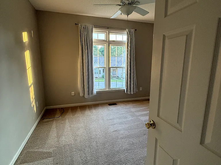 307 Lake Lennox Dr — Photo 4