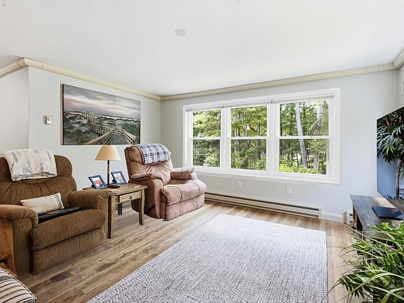 5th image of 51 Woodland Road #7