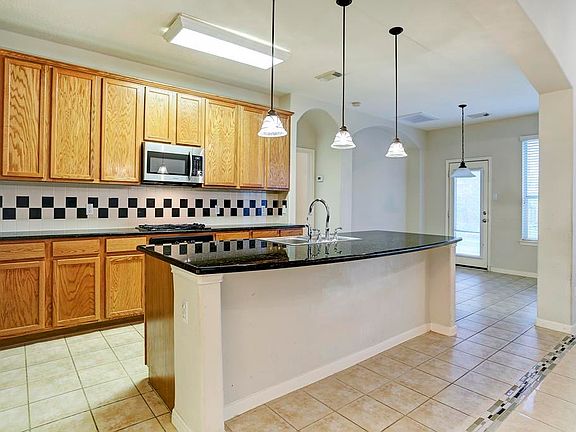 4th image of 2111 Drake Falls Dr