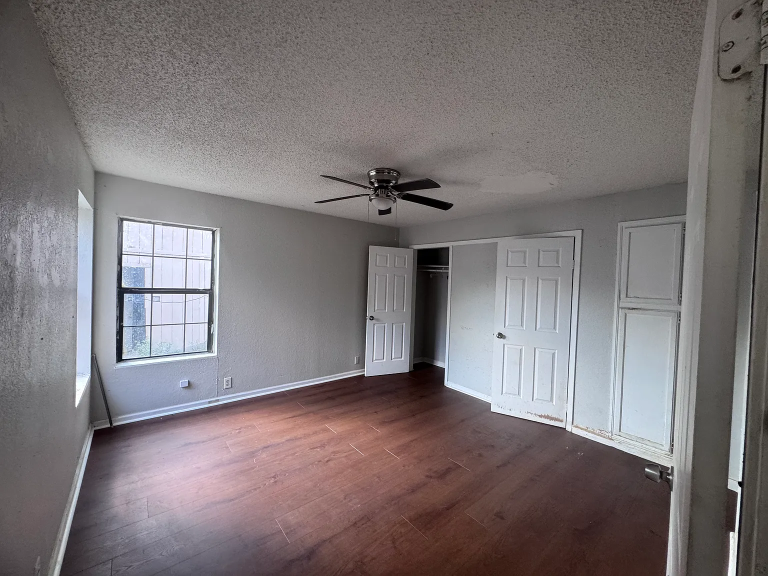 3 bed, 1370 sqft, $2,100 — Photo 3