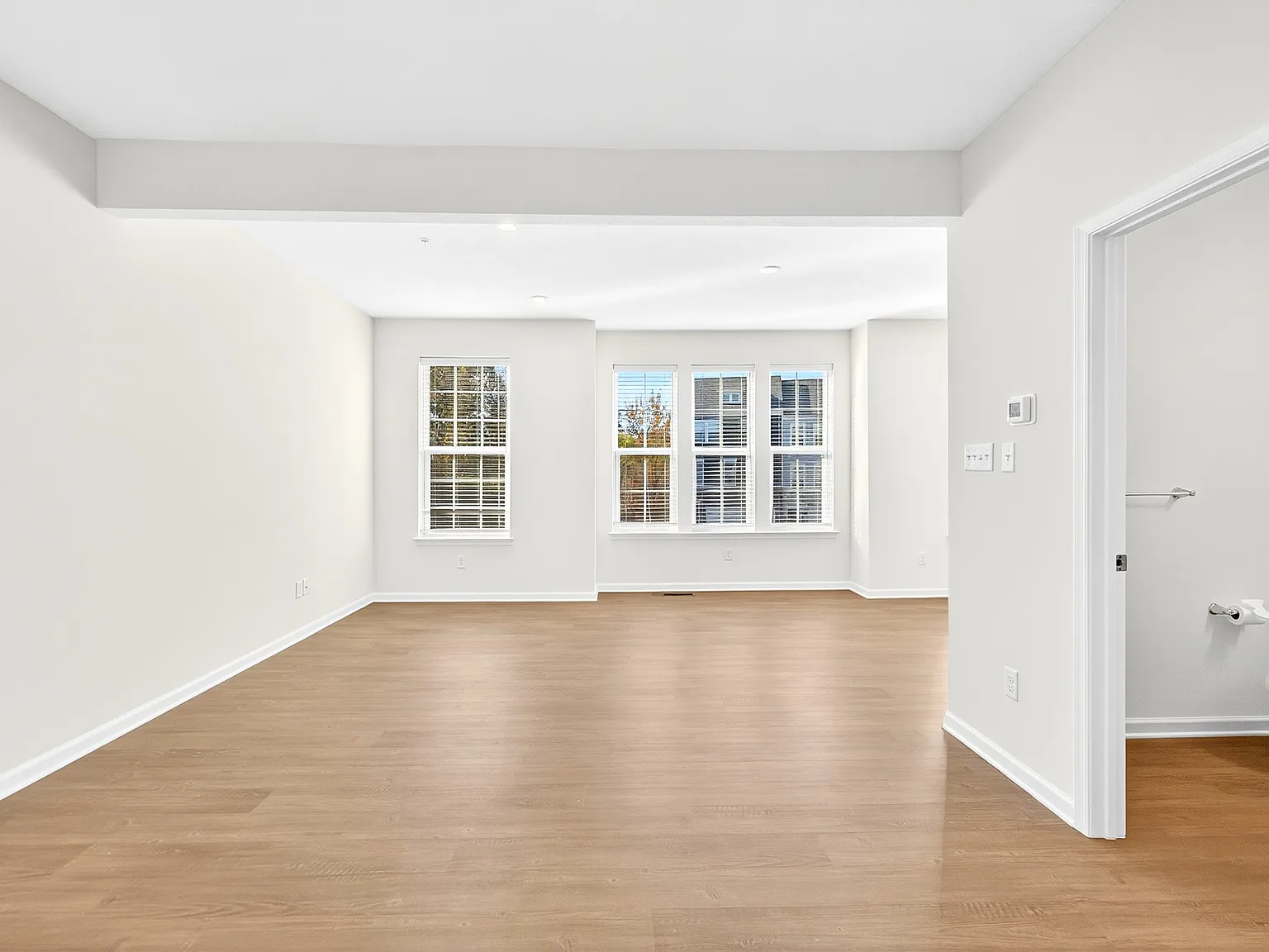 3 bed, 2.5 bath, 2246 sqft, $2,600 — Photo 3