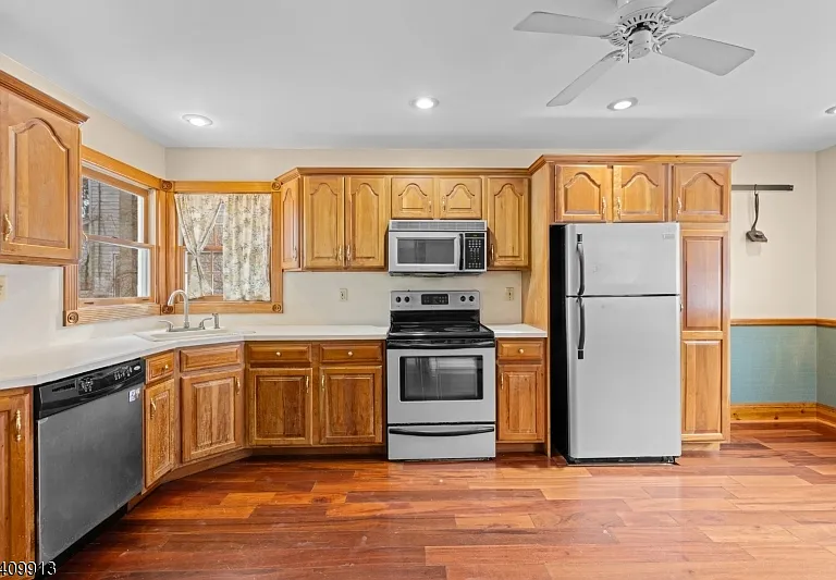 147 Millbrook Ave — Photo 3