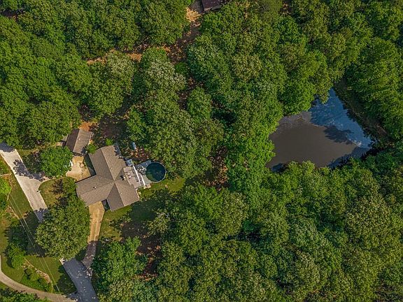 3rd image of 1001 Northwood Dr