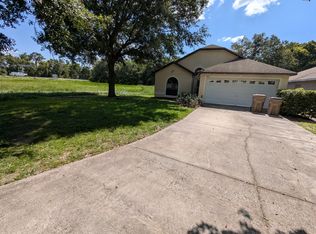 27519 Lois Dr, Tavares, FL 32778