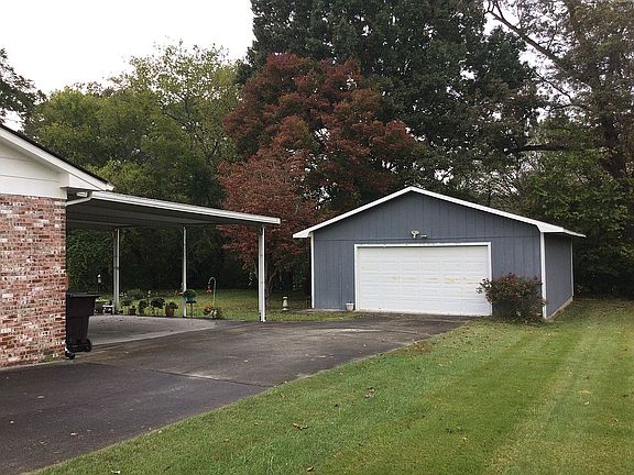 3rd image of 6121 Clayberry Dr