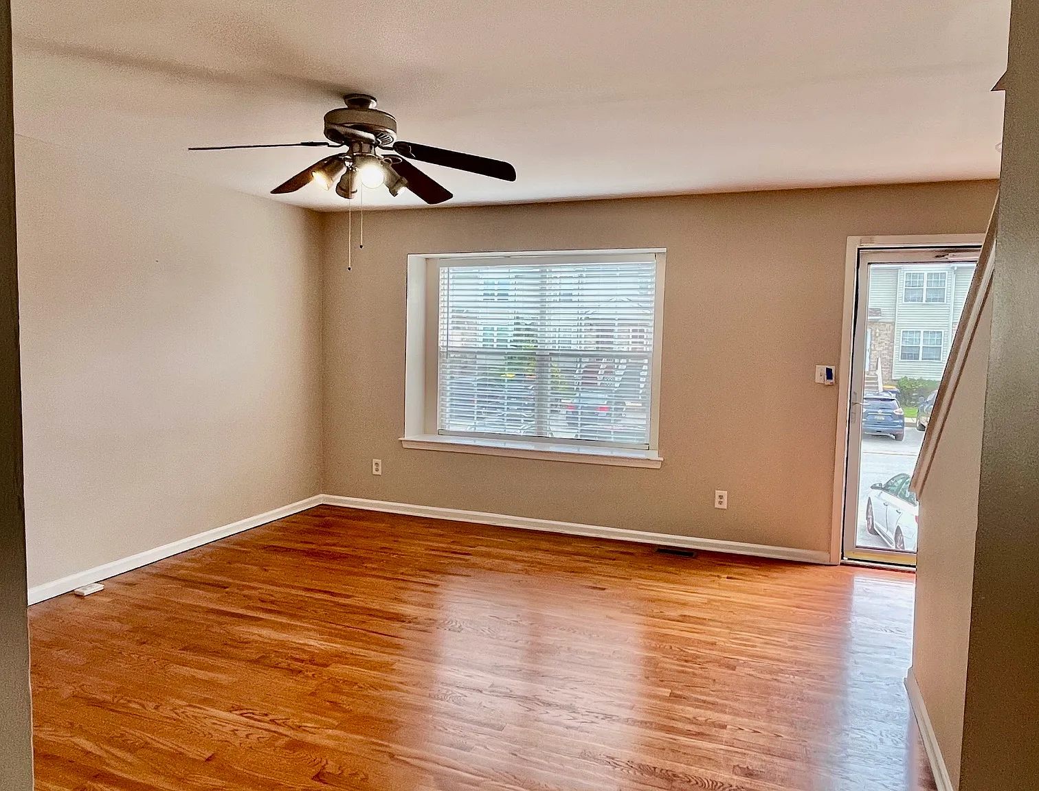 3 bed, 1.5 bath, 1400 sqft, $2,000 — Photo 4