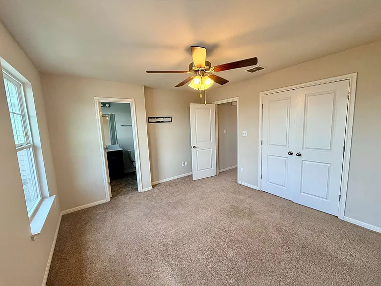 1010 Sand Post Pl — Photo 11