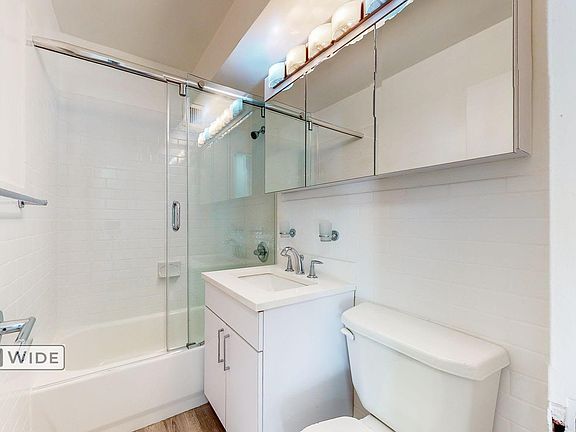 4th image of 165 E 35th St APT 7C