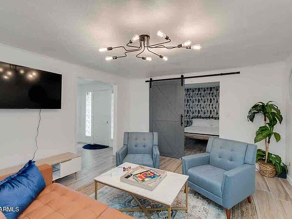 4th image of 214 E ALICE Avenue