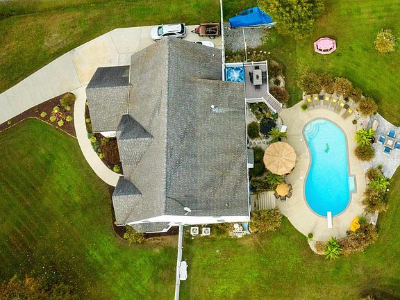 5th image of 101 Whispering Pine Ct