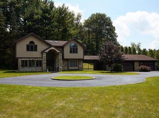 211 Clever Rd, Mc Kees Rocks, PA 15136