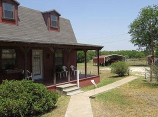 1845 E Pierce St, Luling, TX 78648