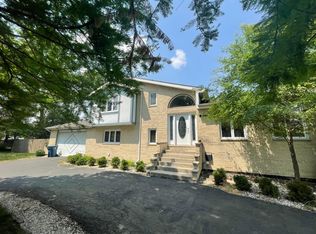 10086 S 81st Ave, Palos Hills, IL 60465