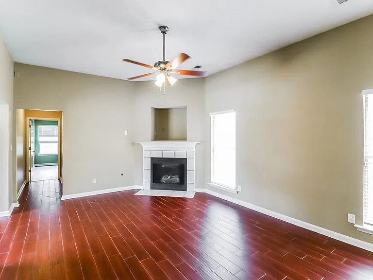 2753 Virginia Woods Pl — Photo 4