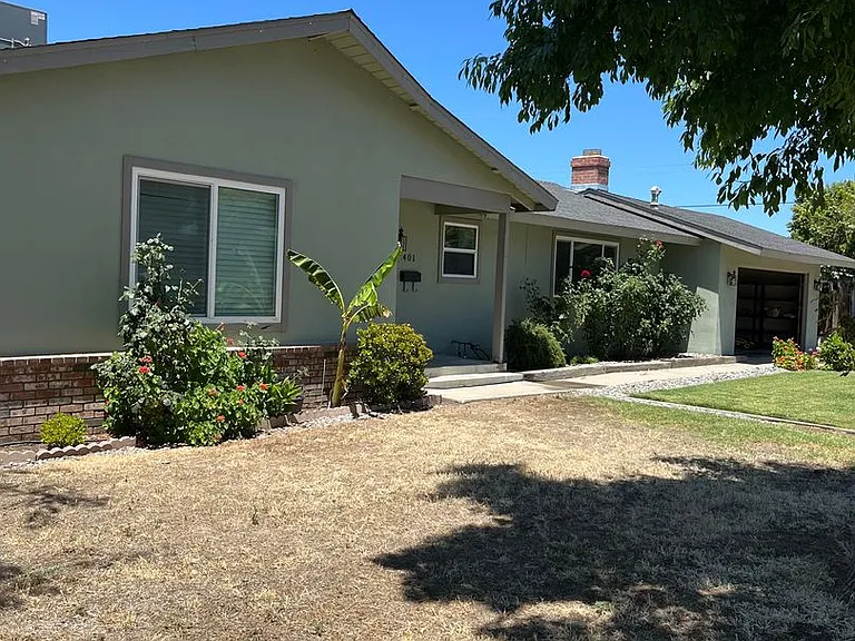 401 N Santa Ana St — Photo 25