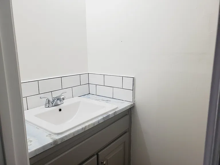 520 Towergate Pl — Photo 5