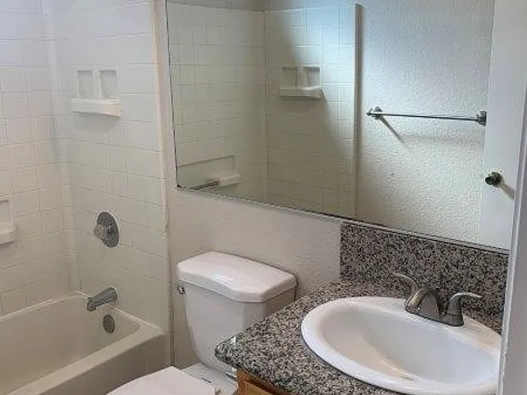 8228 Bluehaven Ct — Photo 21