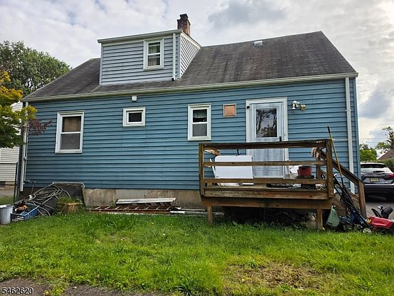 2nd image of 14 Seton Ln