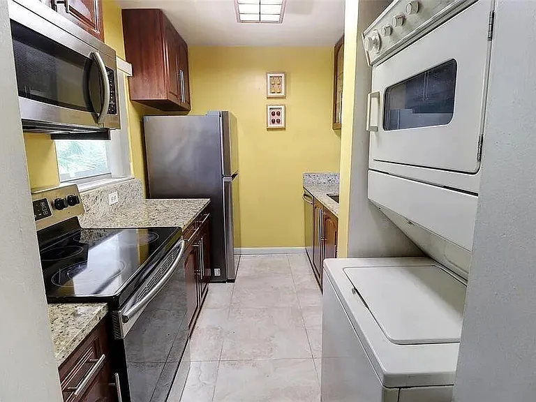 3246 NW 102nd Ter #308-F — Photo 6