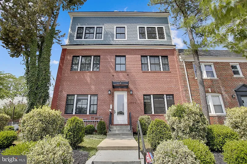 2 bed, 962 sqft, $3,150 — Photo 2