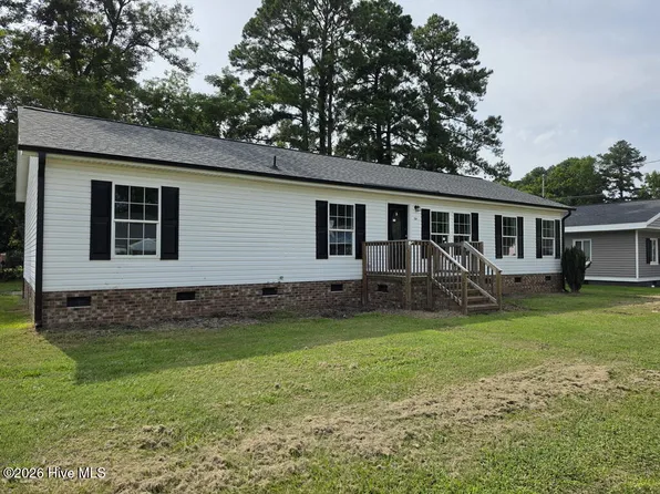 104 S Washington Street, Pikeville, NC 27863